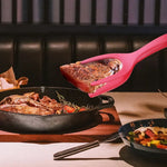 Load image into Gallery viewer, Pince/Spatule cuisine - Pince de cuisson 2 en 1 (EN PROMOTION - Stock très limité)
